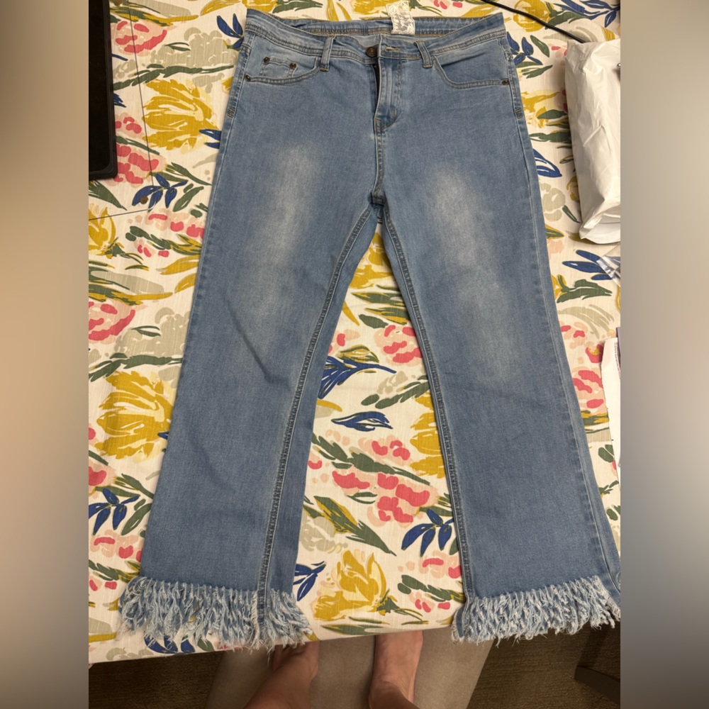 Fringe Hem Light Blue Women's Jeans Size Medium(8/10) in EUC